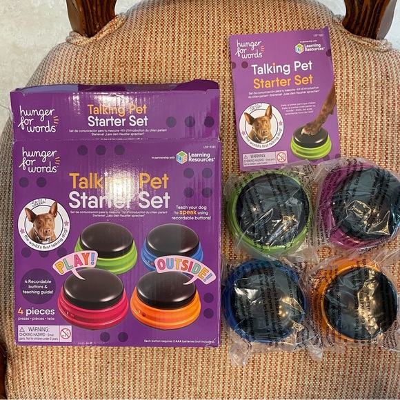 Hunger For Words Talking Pet Set - Picture 3 of 3